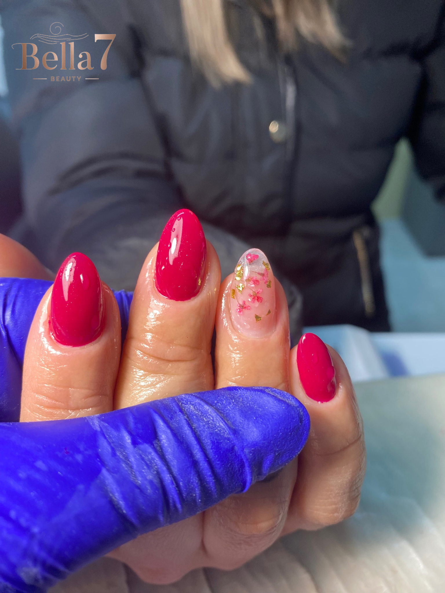 Design de unhas personalizado com detalhes elegantes - Bella 7 Beauty Aveiro